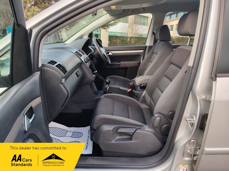 Used Volkswagen Touran 2009 for sale - 77802386: Photo 40