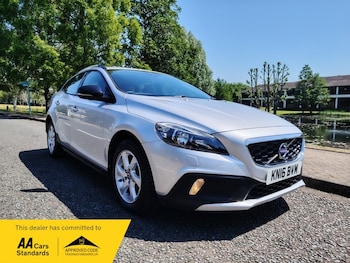 Used Volvo V40 2016 for sale - 78702948: Photo