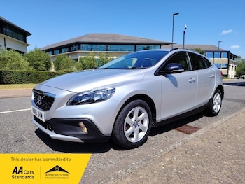 Used Volvo V40 2016 for sale - 78702948: Photo