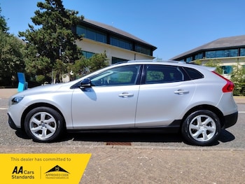 Used Volvo V40 2016 for sale - 78702948: Photo