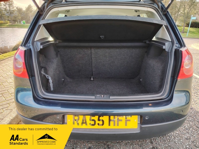 Used Volkswagen Golf 2005 for sale - 77836476: Photo 8