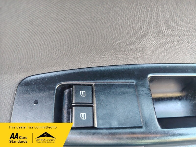 Used Volkswagen Polo 2004 for sale - 77802388: Photo 25