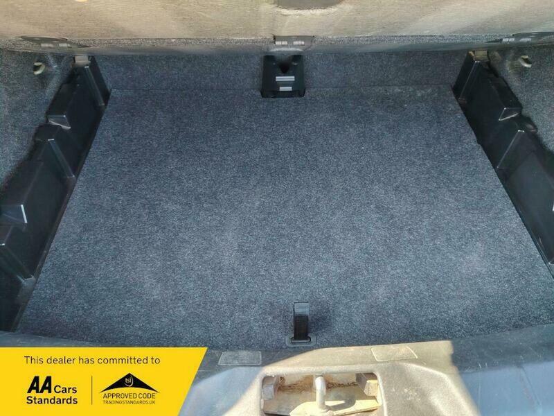 Used Volvo V40 2016 for sale - 77953600: Photo 10