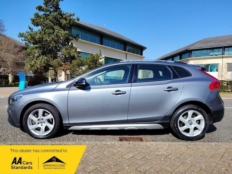 Used Volvo V40 2016 for sale - 77953600: Photo 4