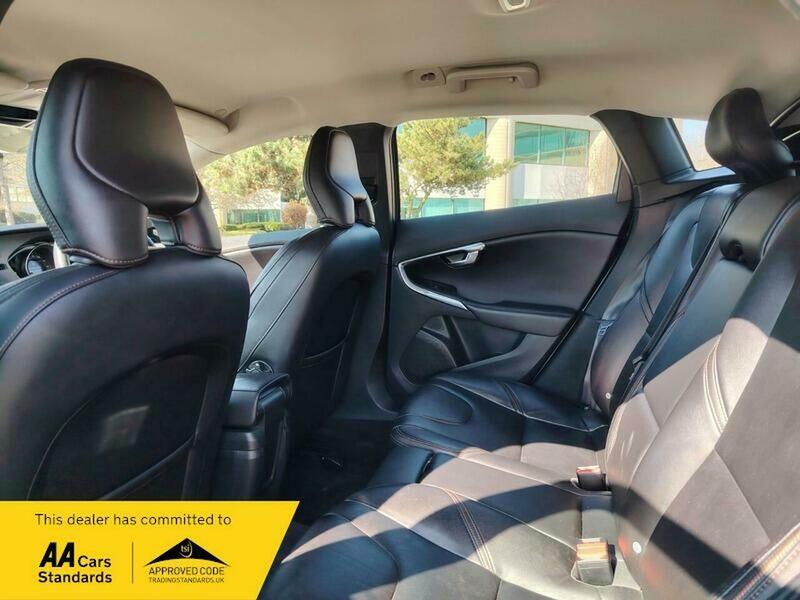 Used Volvo V40 2016 for sale - 77953600: Photo 40