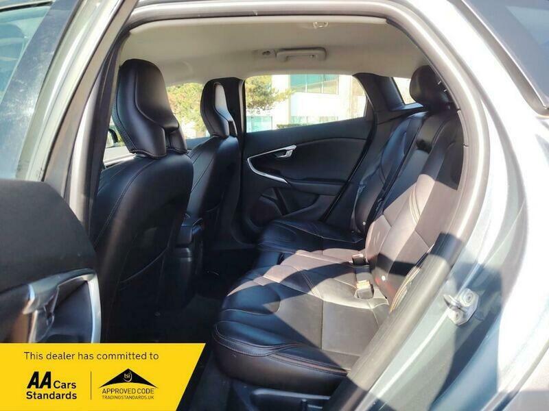 Used Volvo V40 2016 for sale - 77953600: Photo 41