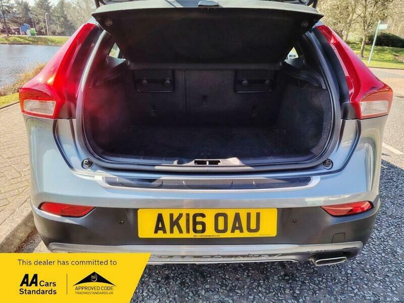 Used Volvo V40 2016 for sale - 77953600: Photo 8