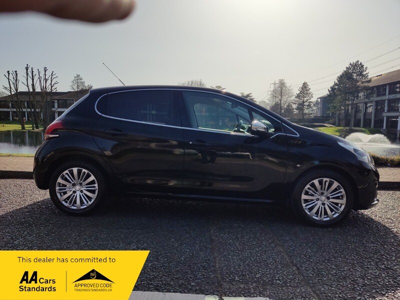 Used Peugeot 208 2017 for sale - 77802414: Photo 12