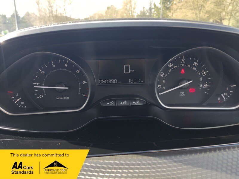 Used Peugeot 208 2017 for sale - 77802414: Photo 30