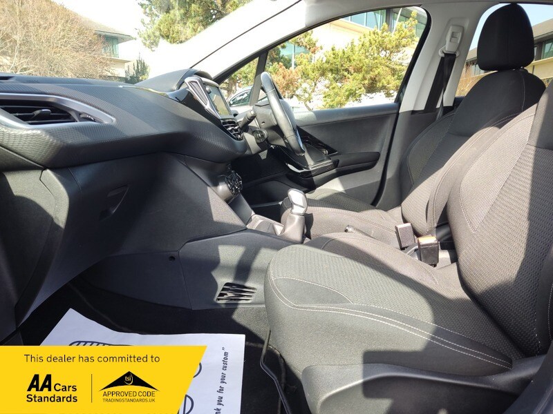 Used Peugeot 208 2017 for sale - 77802414: Photo 35