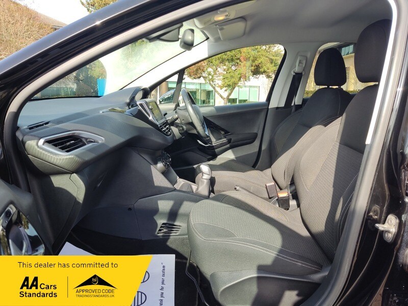 Used Peugeot 208 2017 for sale - 77802414: Photo 36