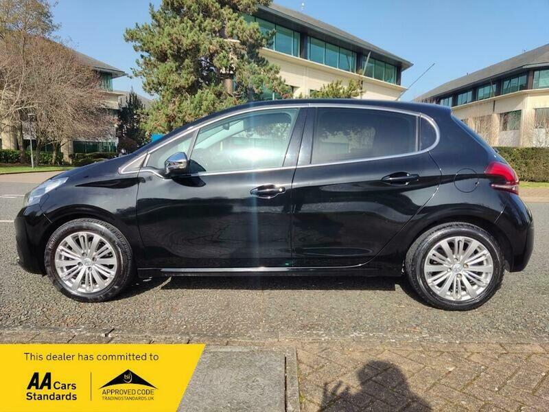 Used Peugeot 208 2017 for sale - 77802414: Photo 6