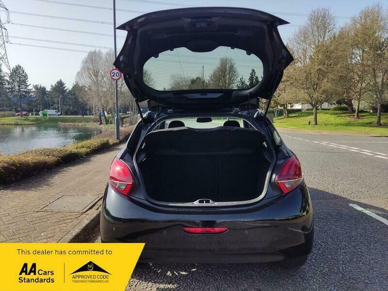 Used Peugeot 208 2017 for sale - 77802414: Photo 7