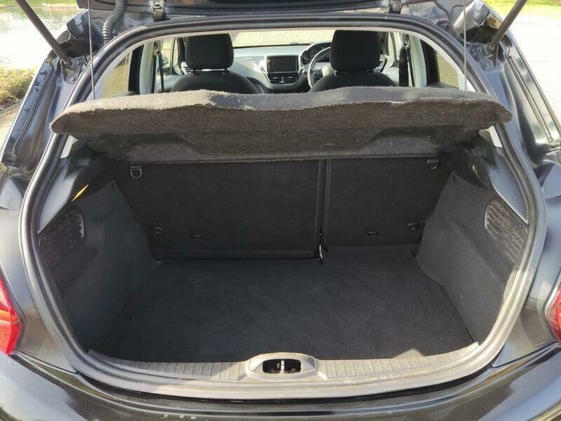 Used Peugeot 208 2017 for sale - 77802414: Photo 9