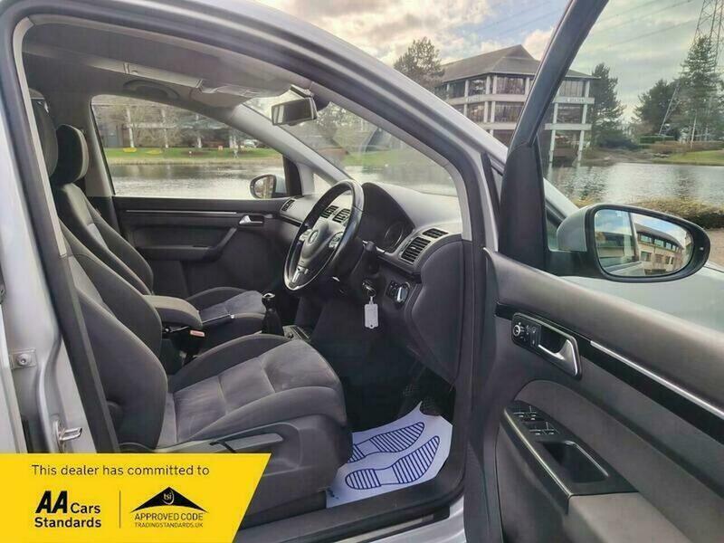 Used Volkswagen Touran 2011 for sale - 77802424: Photo 24