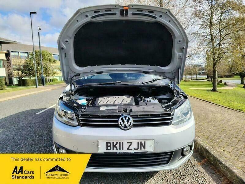 Used Volkswagen Touran 2011 for sale - 77802424: Photo 41