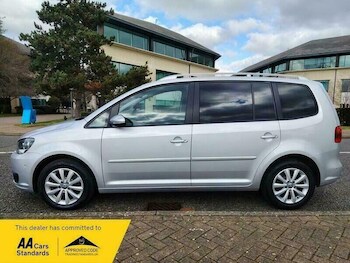Used Volkswagen Touran 2011 for sale - 77802424: Photo