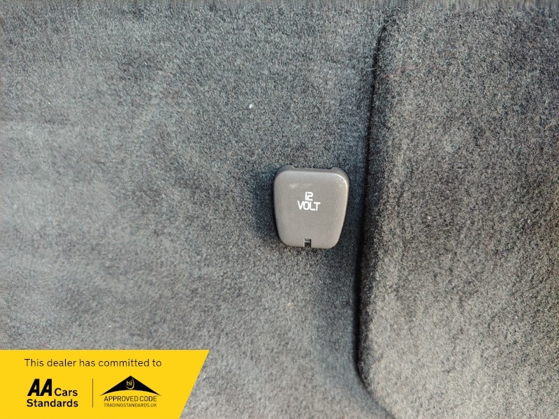 Used Volvo XC60 2011 for sale - 77976847: Photo 13