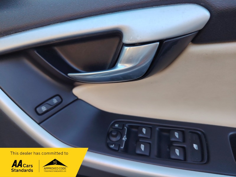 Used Volvo XC60 2011 for sale - 77976847: Photo 26