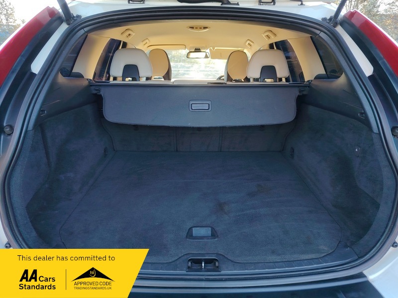 Used Volvo XC60 2011 for sale - 77976847: Photo 9