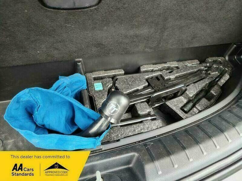 Used Hyundai Santa Fe 2017 for sale - 77802411: Photo 10