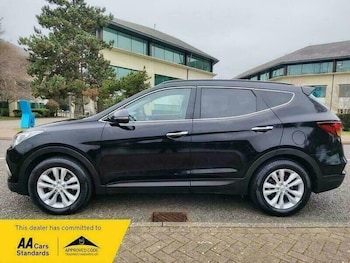 Used Hyundai Santa Fe 2017 for sale - 77802411: Photo