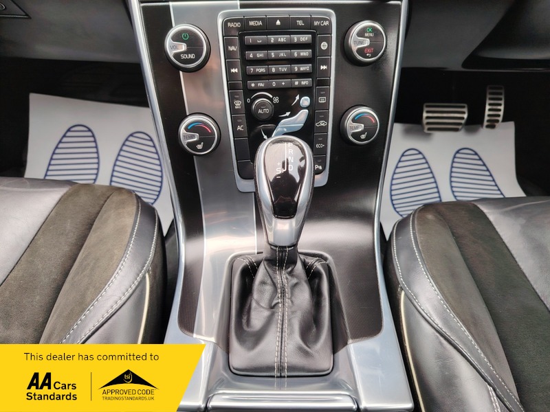 Used Volvo V60 2015 for sale - 78140880: Photo 32