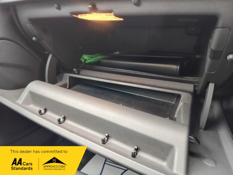 Used Volvo V60 2015 for sale - 78140880: Photo 34