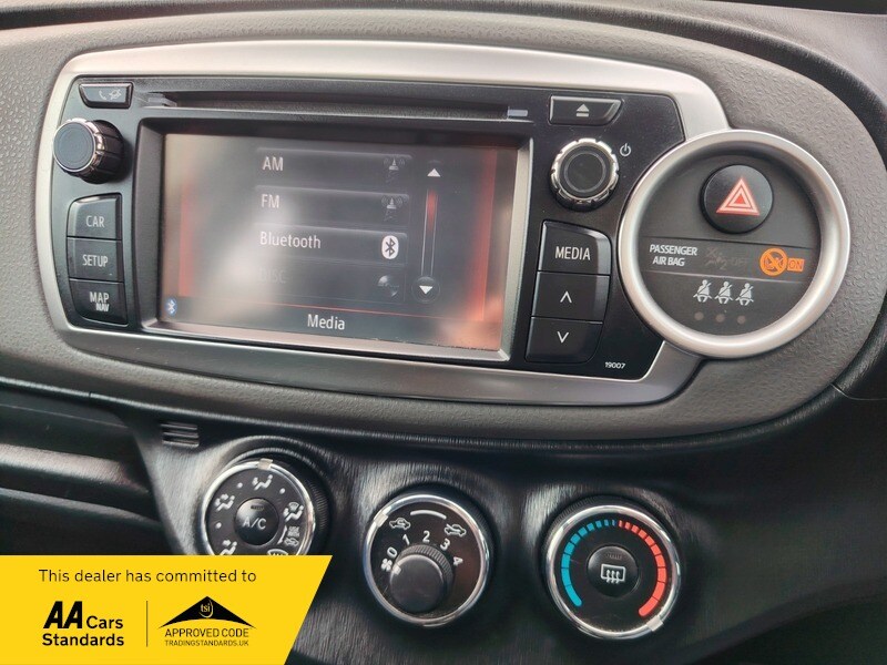 Used Toyota Yaris 2011 for sale - 77802392: Photo 31