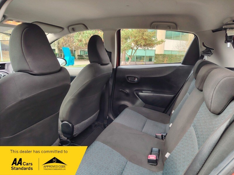 Used Toyota Yaris 2011 for sale - 77802392: Photo 36