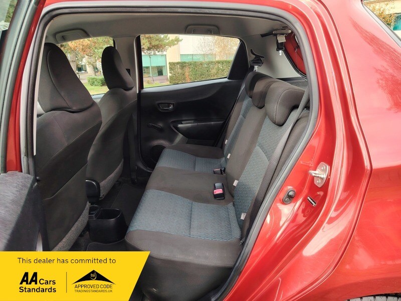 Used Toyota Yaris 2011 for sale - 77802392: Photo 37