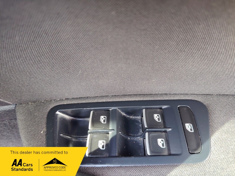 Used Volkswagen Golf 2015 for sale - 77802385: Photo 24