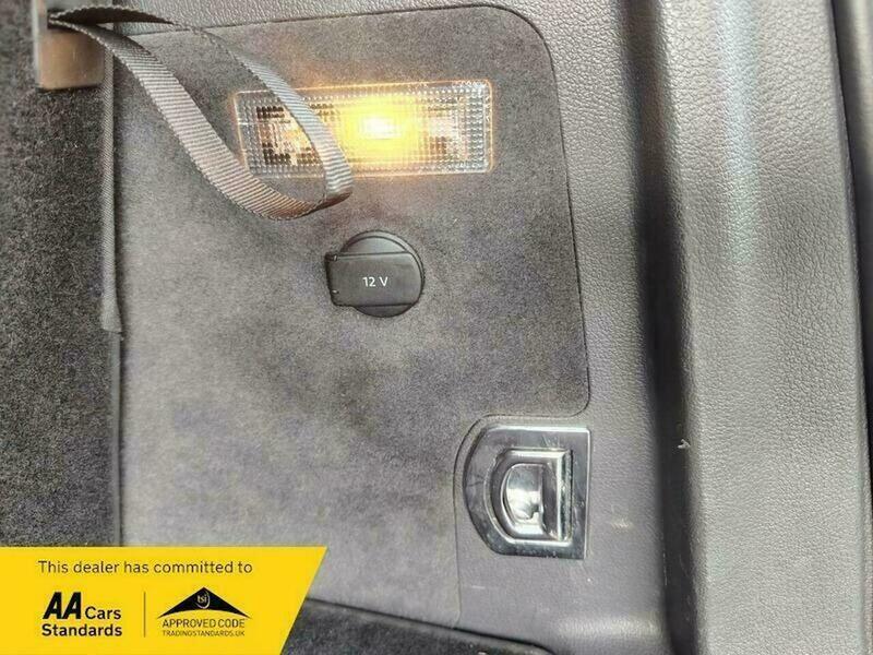 Used Volkswagen Touran 2011 for sale - 78145654: Photo 12