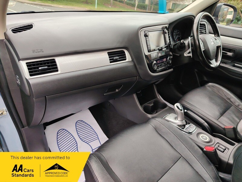 Used Mitsubishi Outlander 2015 for sale - 77802407: Photo 40