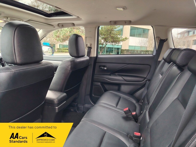 Used Mitsubishi Outlander 2015 for sale - 77802407: Photo 42