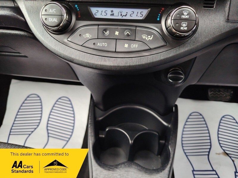 Used Toyota Yaris 2014 for sale - 77802428: Photo 34