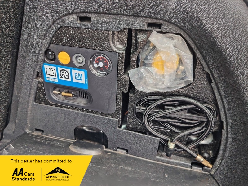 Used Vauxhall Corsa 2012 for sale - 78097608: Photo 11