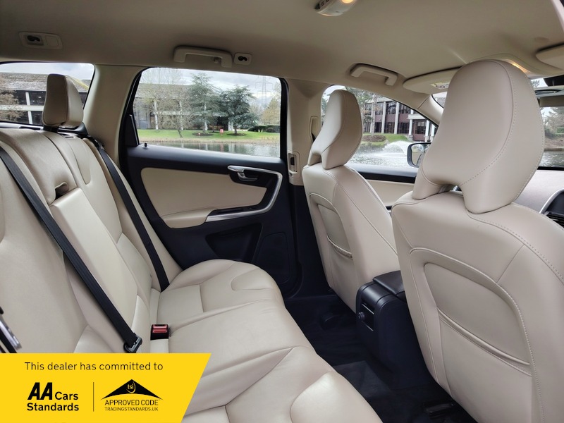 Used Volvo XC60 2015 for sale - 77802393: Photo 29