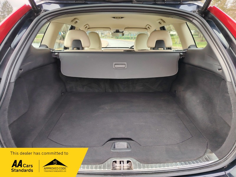 Used Volvo XC60 2015 for sale - 77802393: Photo 9