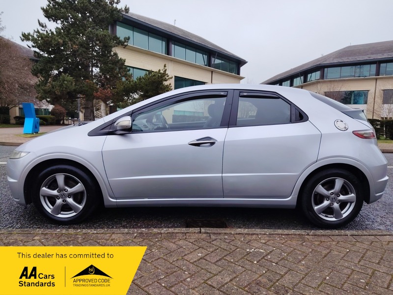 Used Honda Civic 2010 for sale - 77802418: Photo 4