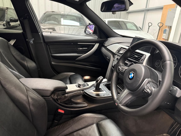 Used BMW 3 Series 2018 for sale - 76266325: Photo 32