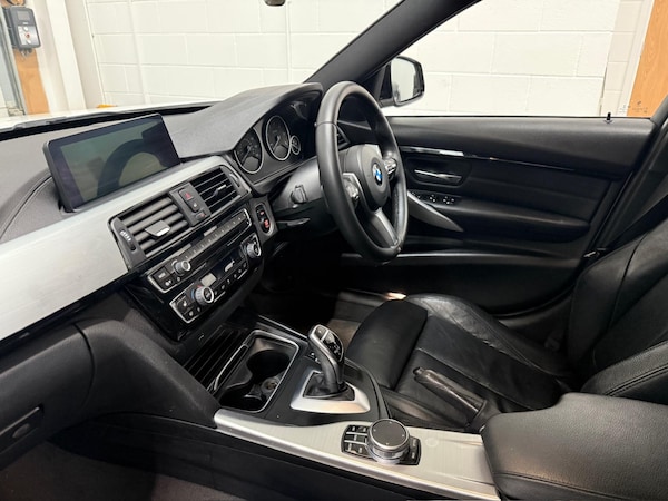 Used BMW 3 Series 2018 for sale - 76266325: Photo 34