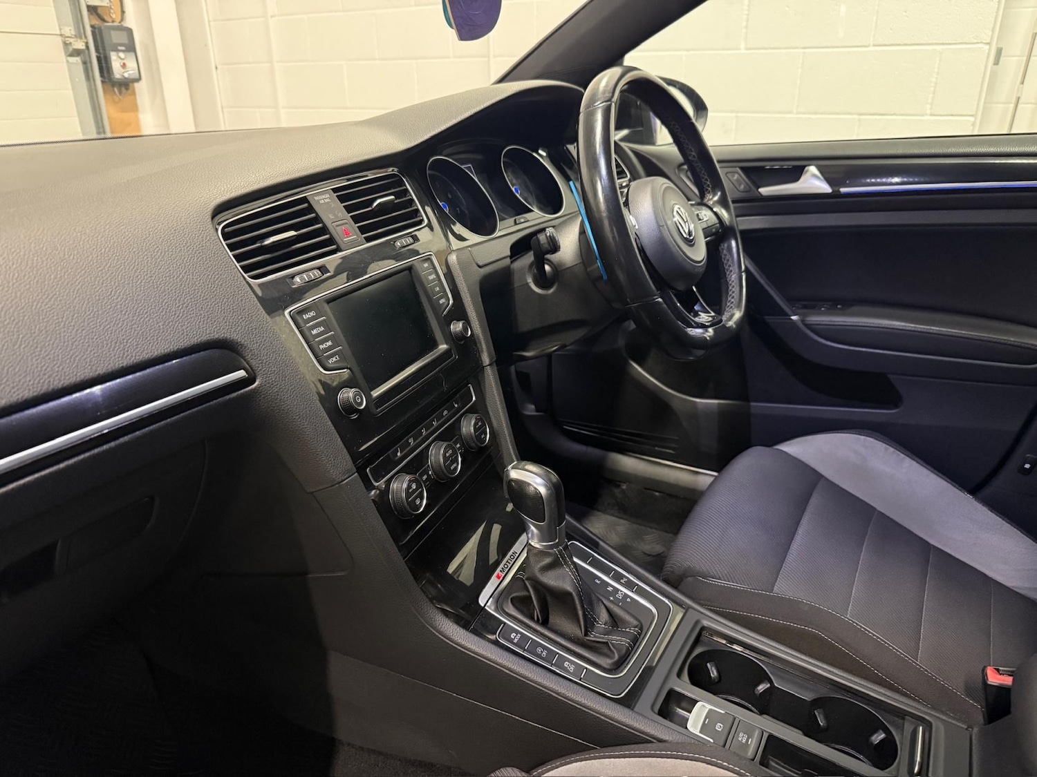 Used Volkswagen Golf 2016 for sale - 76627546: Photo 32