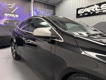 Used Volvo V40 2018 for sale - 79520166: Photo