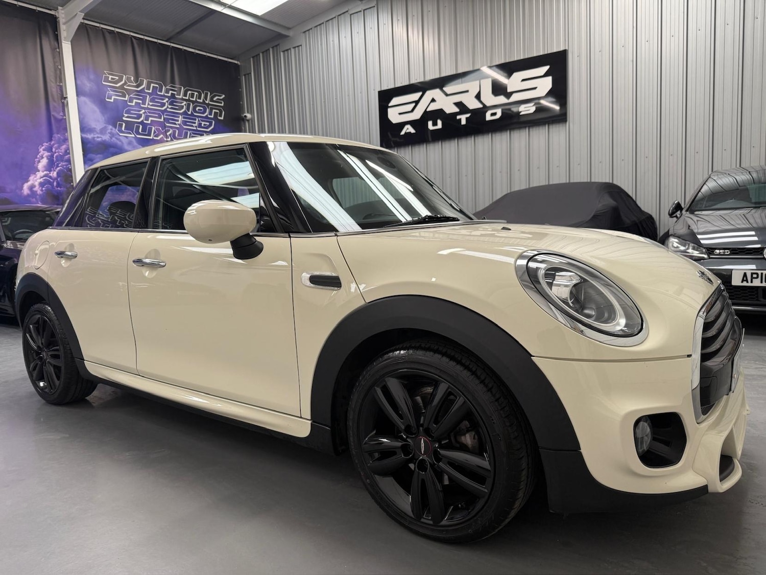 Used MINI Hatch 2020 for sale - 76537011: Photo 1