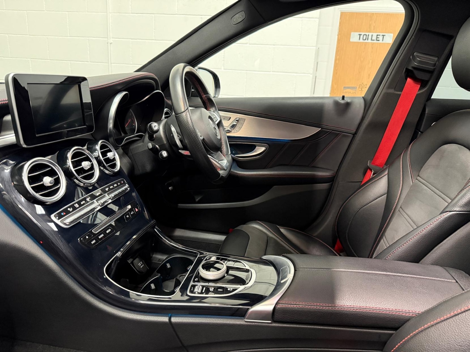 Used Mercedes-Benz C Class 2017 for sale - 78184141: Photo 33