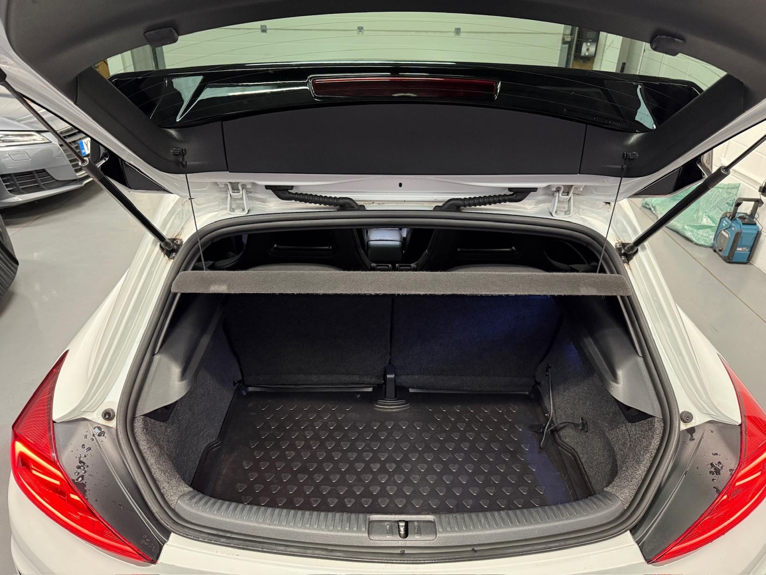 Used Volkswagen Scirocco 2015 for sale - 77417178: Photo 23