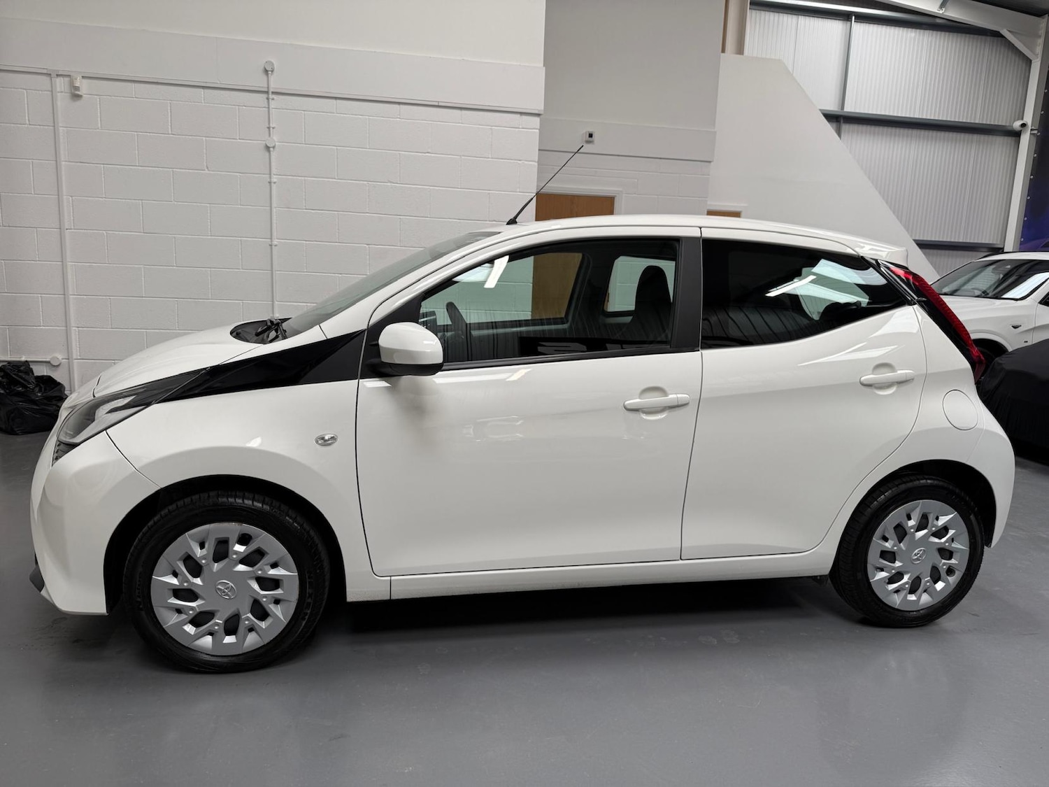 Used Toyota AYGO 2019 for sale - 78061622: Photo 11