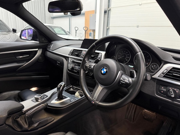 Used BMW 3 Series 2018 for sale - 76206168: Photo 32