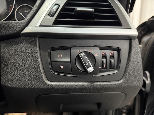 Used BMW 3 Series 2018 for sale - 76206168: Photo 46
